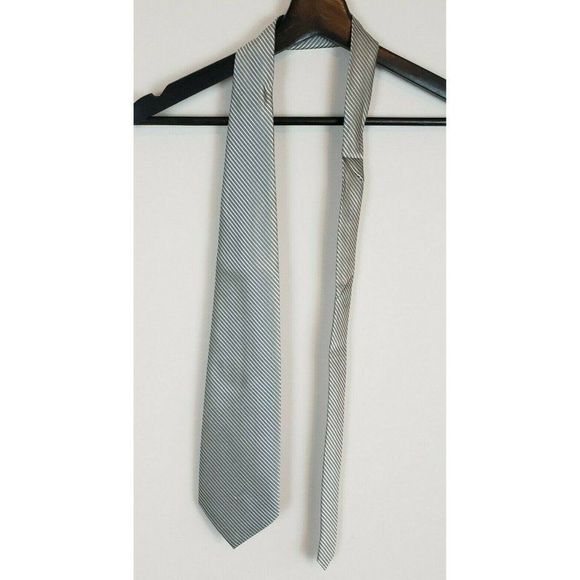 Wall Street Andy Couture Tie Silver Black Striped EUC - Picture 4 of 4